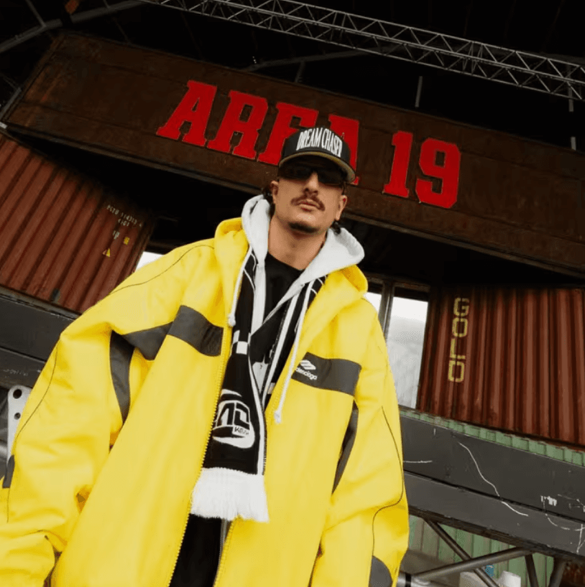 Cartel de Adrián Mills all night long en FABRIK